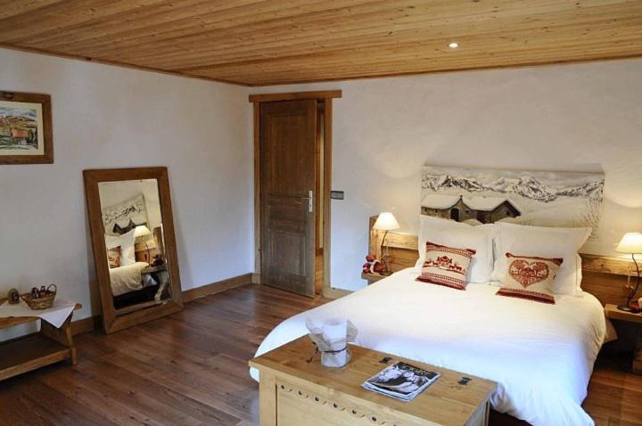 La Ferme D Emilienne Bed & Breakfast Sallanches Ruang foto